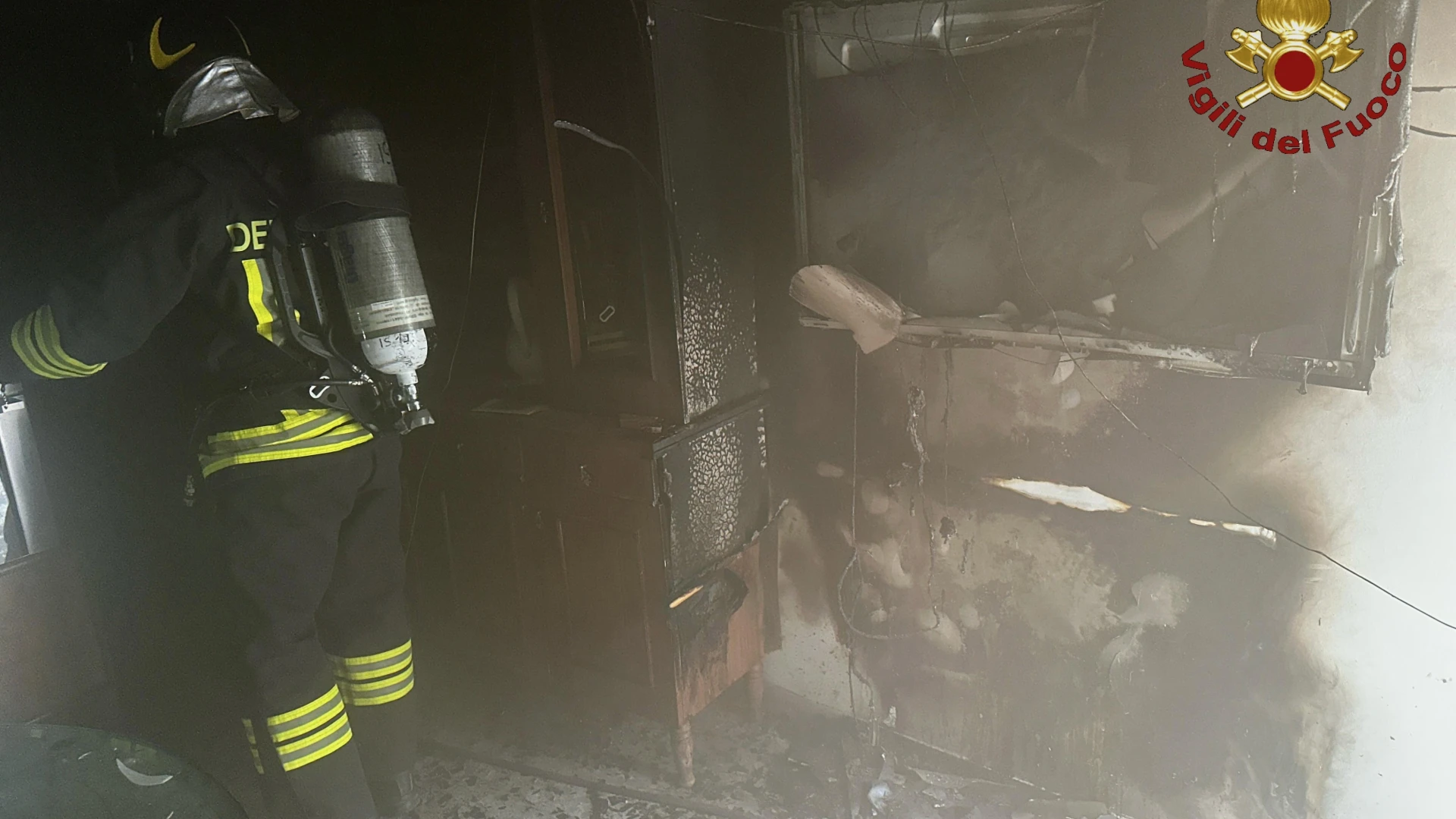 Pescolanciano: incendio all’interno di una abitazione del centro cittadino. Intervento dei Vigili del Fuoco di Isernia.